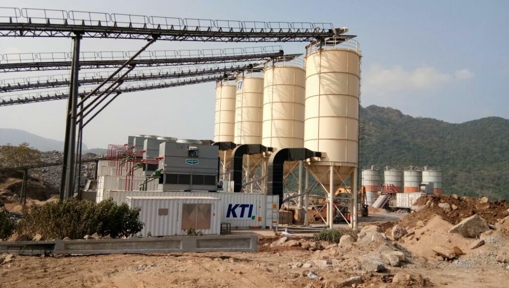 Four cold air systems for silo cooling on large construction site in India. In the case of mass concrete, the large aggregates in particular must be cooled to prevent the heat from being carried into the concrete.