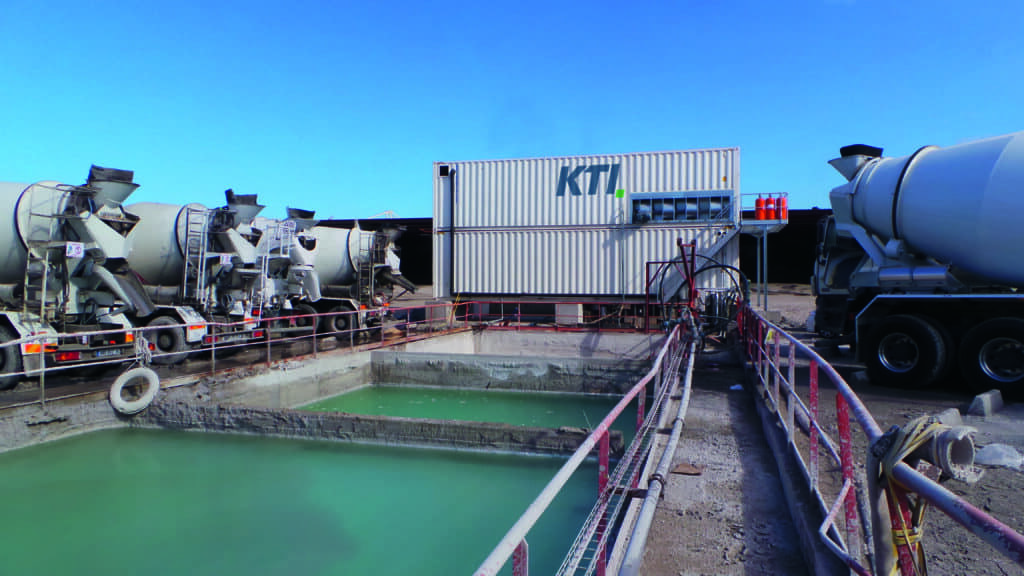 Aggregate cooling in a ready-mix concrete plant. The KTI falling film chiller provides cold water, which trickles over the gravel and is then clarified in the settling tank. The water is then cooled again.