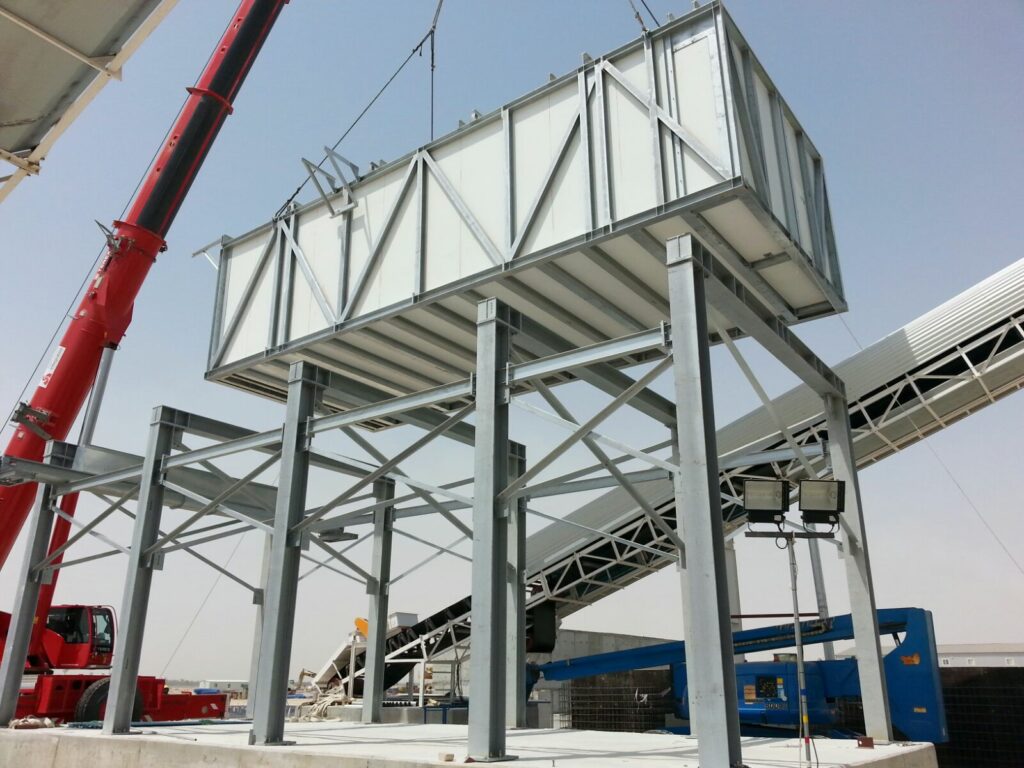 Dismountable ice storage with capacity of 120 tons of flake ice during assembly. The ice storage is placed on the substructure.